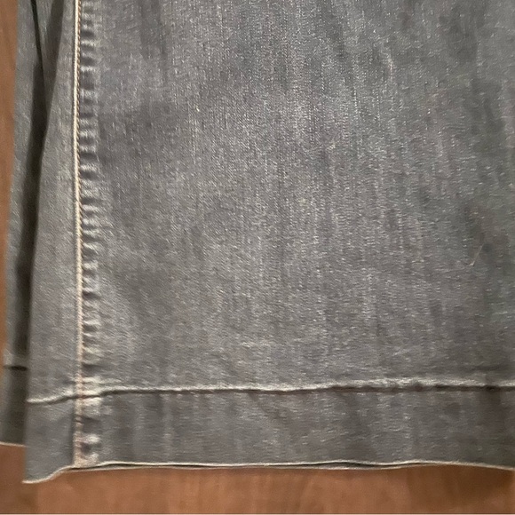 Democracy Relaxed Fit Light Blue Jeans - Picture 9 of 9